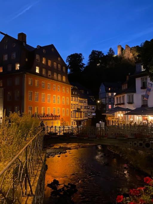 Апартаменты Hueftgold Schlafen & Wohnen Моншау Экстерьер фото